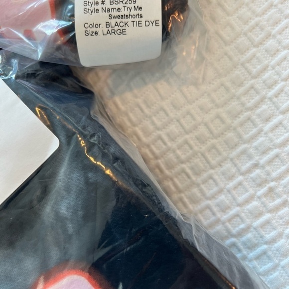 NEW 'Try Me' cropped shorts  by Sami Ryan black tie dye Size L - Picture 12 of 13